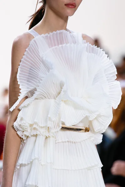 Look 62